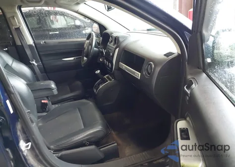 2016 Jeep Compass Latitude z USA, uszkodzony, nr VIN 1C4NJDEB9GD616853